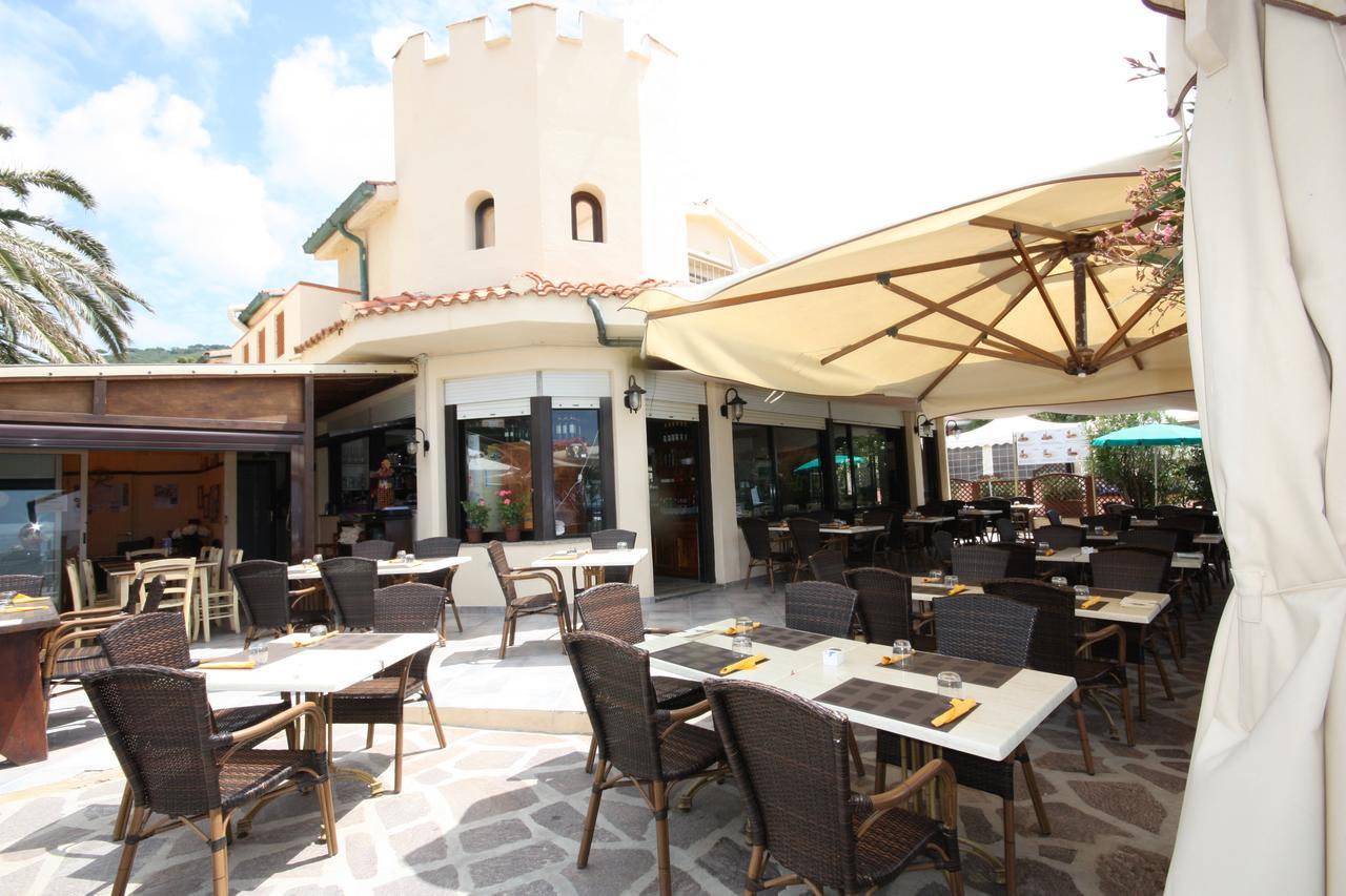 Albatros Aparthotel Capoliveri  Exterior foto